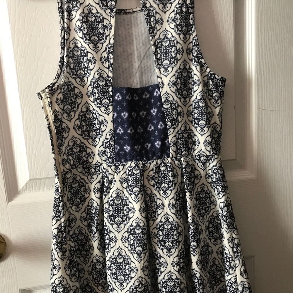 Patterned Short Summer Dress Size M - Picture 4 of 6